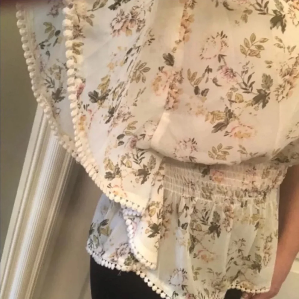EUC winged sheer floral top - Picture 5 of 6